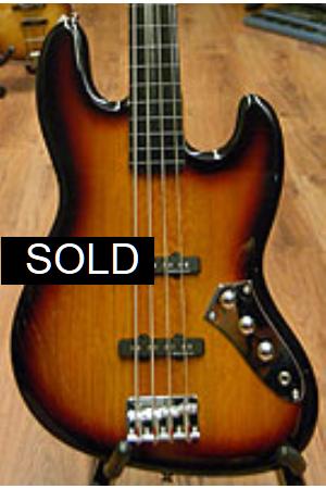 Squier Vintage modified Jazz Bass, fretless
